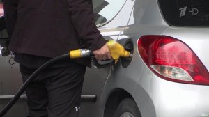 В США цены на топливо выросли на четверть с начала кризиса, установив новый рекорд.