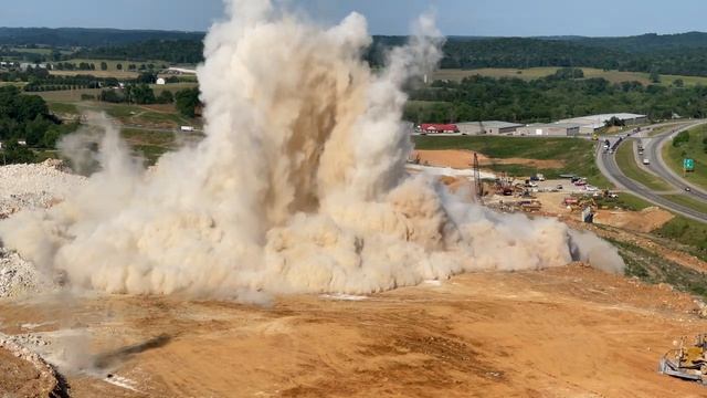 Rock Blasting Compilation 23 explosions in 2.5 minutes смотреть онлайн