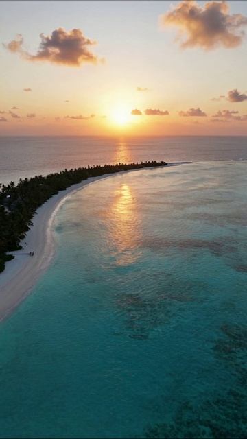 Незабываемый закат на тропическом побережье #закат #пейзаж #отдых