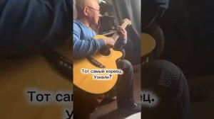 Ты служишь украшением стола