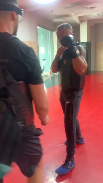 👀Наработка: уход с линии атаки, укол в бок.🔪