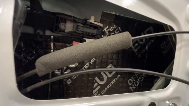 Шумоизоляция дверей кроссовера в 4 слоя Lexus RX