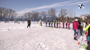 Более 60 участников собрали традиционные лыжные старты памяти тренеров Алексея Сахарова и Валерия См