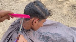 ASMR - самый молодой парикмахер в мире . Быстрая стрижка ножницами ✂️