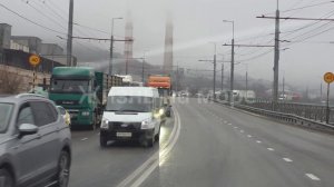 Из-за одной несчастной ямы, которую власти Новороссийска не могут победить ...