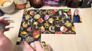 Что чувствует? Гадание пасьянс Tarot reading