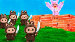 СТРОЮ ДОМ ЧТОБЫ ВЫЖИТЬ В РОБЛОКС! СТРОЮ САМЫЙ НАДВОДНЫЙ ДОМ!