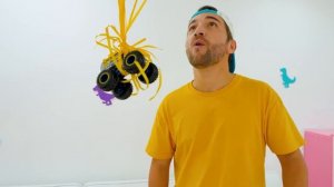 Влад и Ники. Приключение для детей с аппаратом для мороженого!