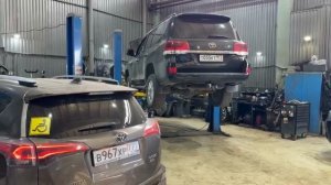 -Если Тойоты такие надежные, то на что же вы живете, если они не ломаются?