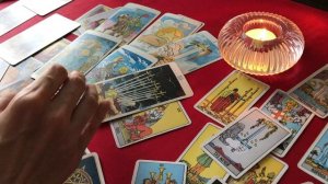 Как он отреагирует, если вы проявите инициативу? Гадание Таро