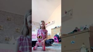 1 апреля с праздником вас как говорится 1апреля не кому не верю!Ну а у меня кот.