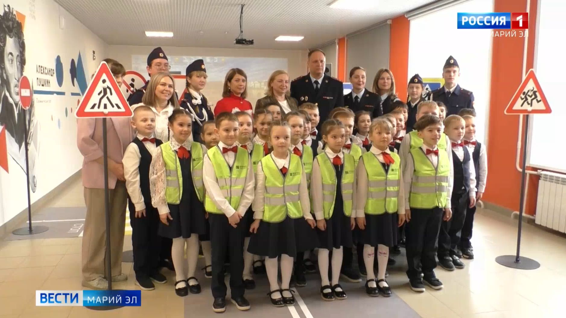 Мобильный городок безопасности помогает  изучать правила дорожного движения школьникам Йошкар-Олы