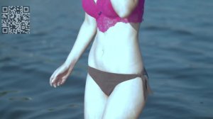 Девушка в купальнике