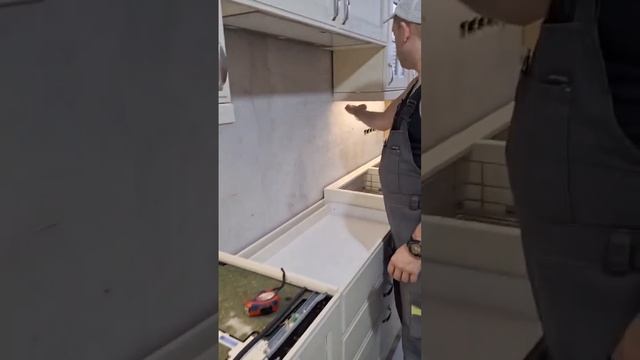 Кухня с Итальянскими фасадами, видеоотчёт наших сборщиков, перед установкой столешницы кварц.
