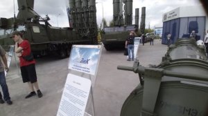 Зенитно ракетноя система с Радиолокационной станцией на гусеничном ходу