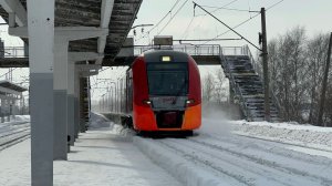 «Заметённый путь!» Электропоезд «Ласточка» ЭС2Г-153 на пл.КамГЭС, 2026 год