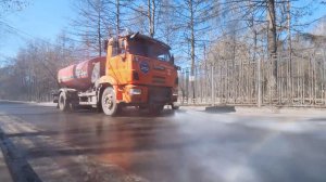 Началась промывка автомобильных дорог