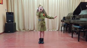 Турчанинова Анна муз. ДМ. и Д. Покрасс сл. Б. Ласкин "Три танкиста"