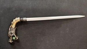 Замаскированный под трость клинок пытался пронести мужчина в суд в Петербурге.