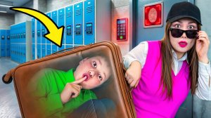 Пробрались в Самую Секретную Школу в Мире!