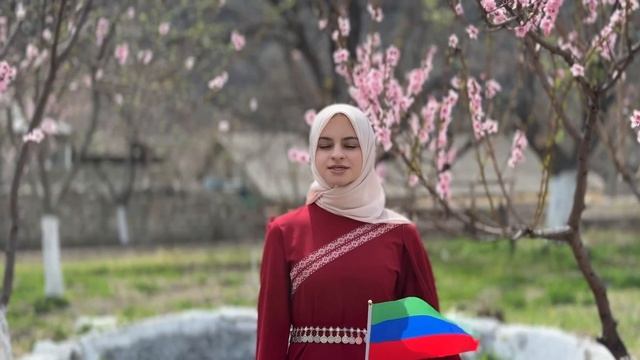 Юные садоводы из Гумбета поздравили Председателя Правительства РД Абдулмуслима Абдулмуслимова