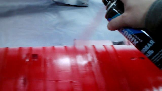 №12-  Покраска крыла Zivko Edge снизу красным цветом.