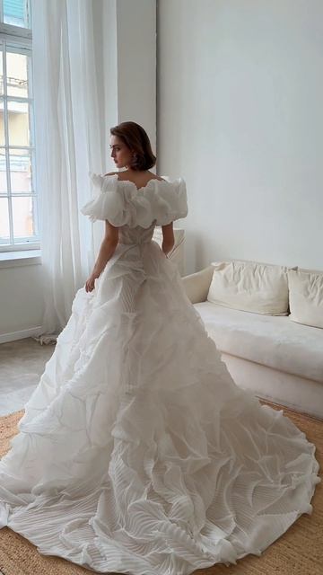 Свадебное платье Маттерхорн из коллекции «Все вершины мира у твоих ног» 2026 от бренда Дивино Роуз