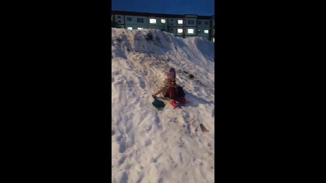 Катаемся с горки часть 2