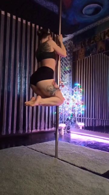 Пилонный спорт💝 Пилон 🐝 танцы 💃 на пилоне 💗 крутки 💗
