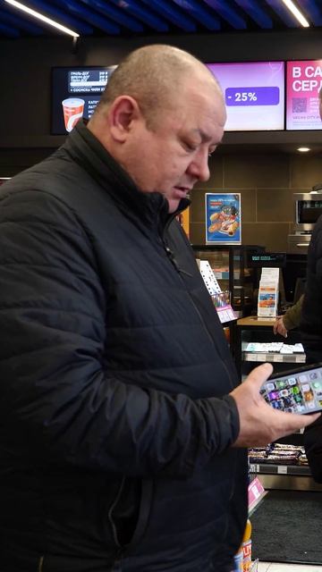 Добро возвращается ВДВОЙНЕ -8 #добро #вернулденьги #помощьнуждающимся #заправка #случайназаправке