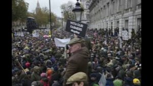 Вот таким образом проходят митинги в США против политики Трампа