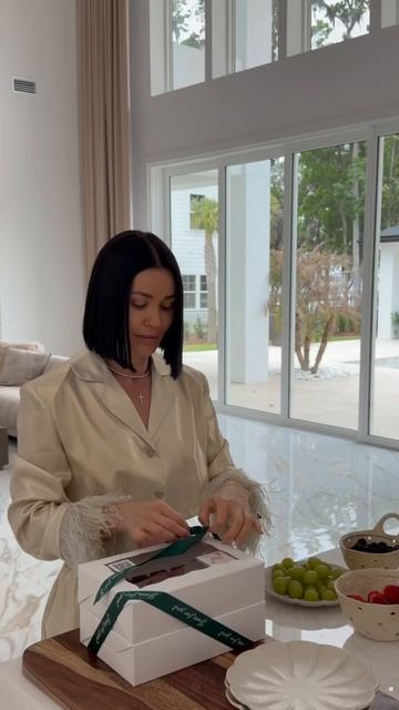 Приглашаю вас к просмотру нового Reel с факапами и моей новой, вернее старой прической. Как вам?