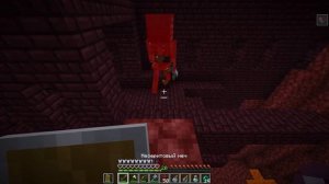 Майнкрафт СПИДРАНЕР Против 10 Охотников, но Руда Выдает СУПЕР ПРЕДМЕТЫ