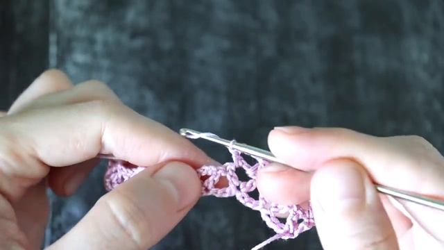 Искала этот узор крючком чтобы связать летний топ. Показываю как он вяжется