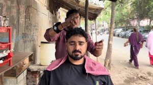 Массаж головы в парикмахерской на открытом воздухе, который полностью расслабит Вас