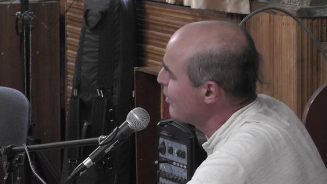 2015.06.14  Женя и ЕМ Адираса прабху. Киртан 1 .