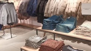 Шопинг с сестрой 🛒выбираем пальто🧥примерки🛍️купила джинсы 👖