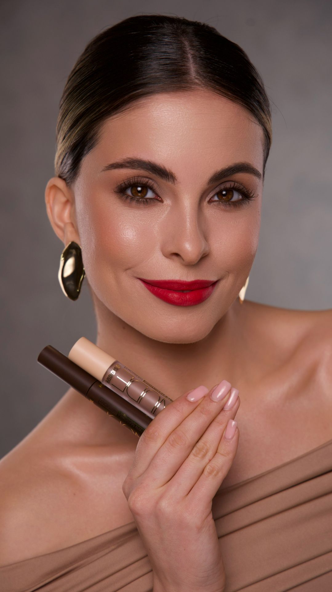 Коричневые смоки айс за 5 минут с кремовыми тенями и коричневой тушью