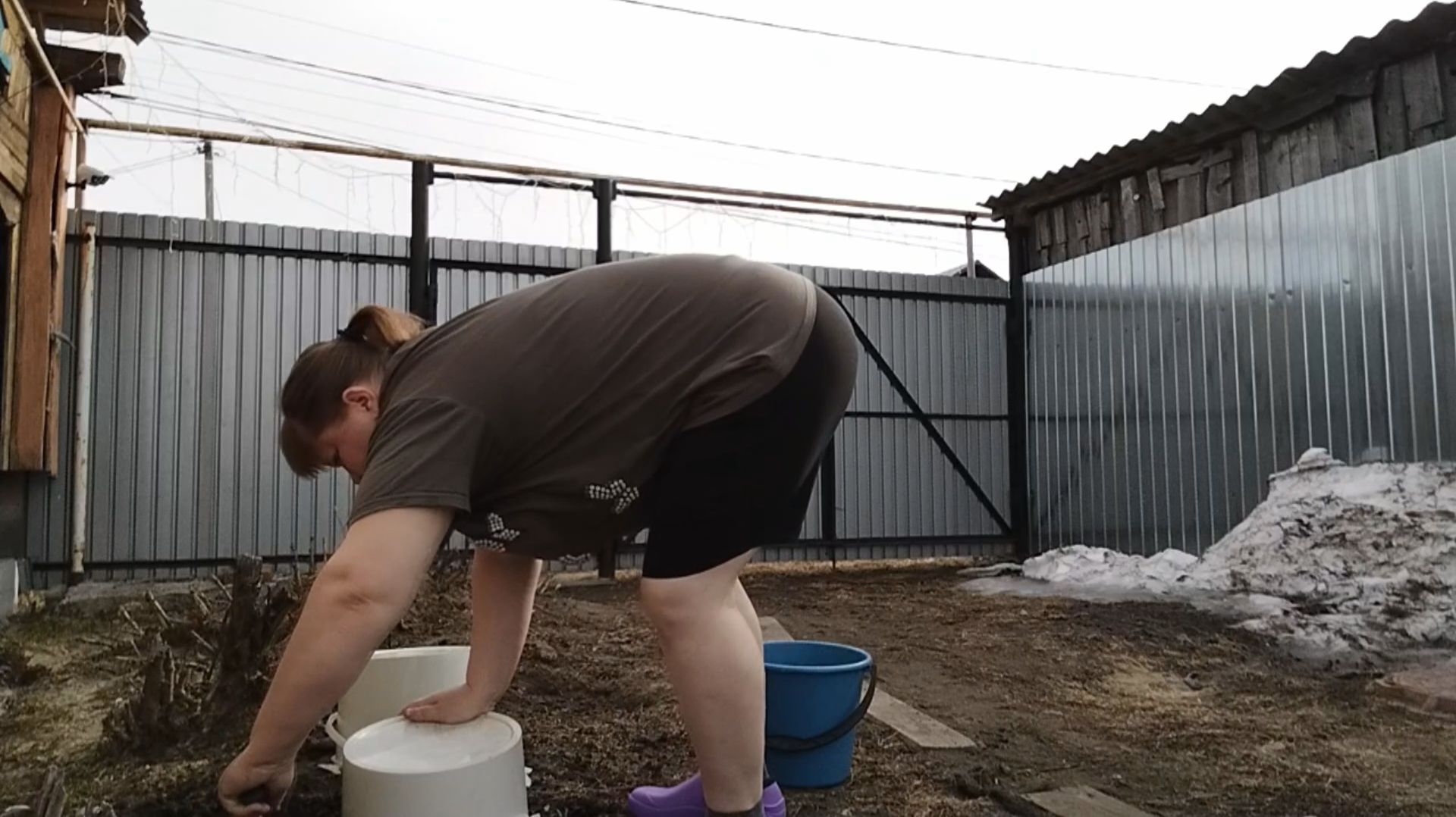 ПРОСТАЯ ЖИЗНЬ 45// ВЫСАДИЛА РОЗЫ В ГРУНТ//ПРИЕХАЛА СВЕКРОВЬ// РЕАЛЬНАЯ ЖИЗНЬ