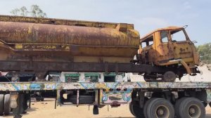 Реставрация сгнившего ржавого бензовоза. Пакистан