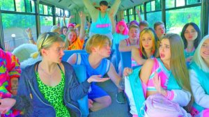 ВЫХОДНЫЕ В ЗАГОРОДНОМ ДОМЕ!!! ДИАНА И ПОДРОСТКИ ШКОЛЫ BUNNY РЕШИЛИ ОТОРВАТЬСЯ ПОСЛЕ ШКОЛЫ!!!