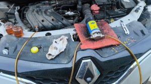 Откачивание моторного масла насосом через щуп и  замер остаточного ресурса масла