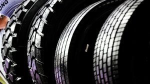 Экономия на шинах обернулась проблемой: автолюбителей предупредили о рисках