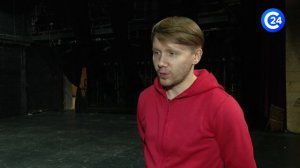 В саратовском театре показали, куда исчезают артисты со сцены