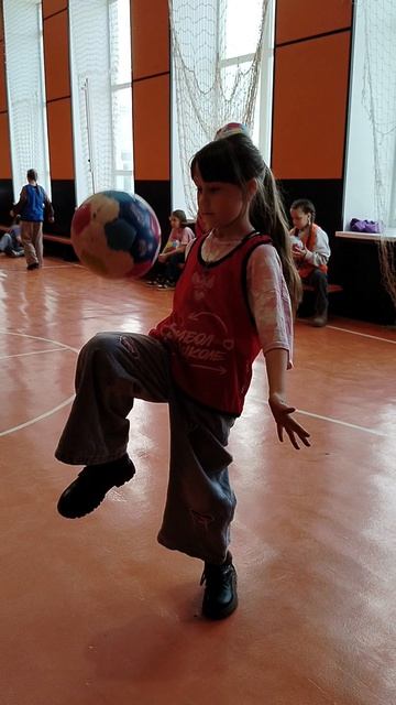 чеканка мяча