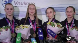 В аэропорту Внуково встретили российских гимнасток.