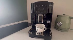 Видео-инструкция к кофе-машине DeLonghi Magnifica Start ECAM220.60.B