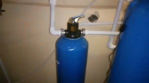 Умягчитель-обезжелезиватель воды с накопительным баком