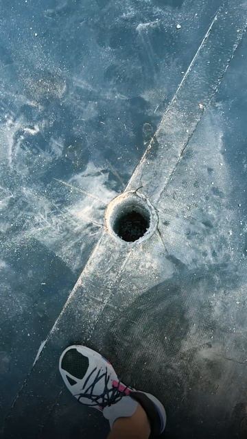 Показываю как устанавливать аэратор на плоской кровле  #мишакрыша #плоскаякровля #плоскаякрыша