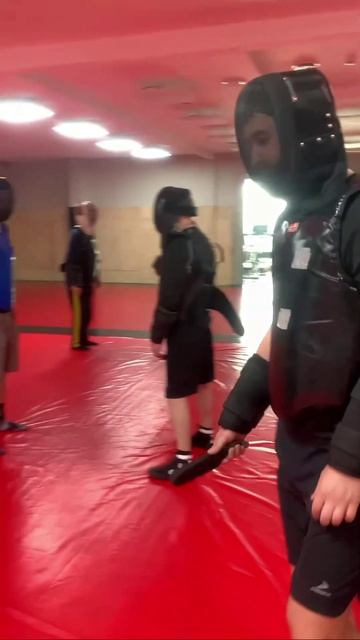 👀Уход с линии атаки, укол в шею. 🔪